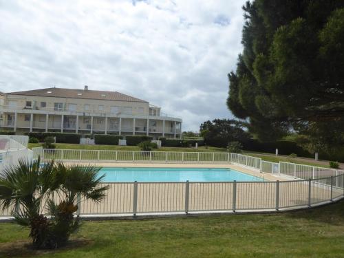 Appartement Cosy avec Piscine, près du Lac de Tanchet et Plages, Les Sables-d'Olonne - FR-1-325-129