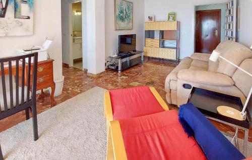Cozy Apartment In Fuengirola With House Sea View
