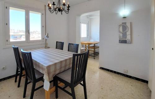 Cozy Apartment In Fuengirola With House Sea View