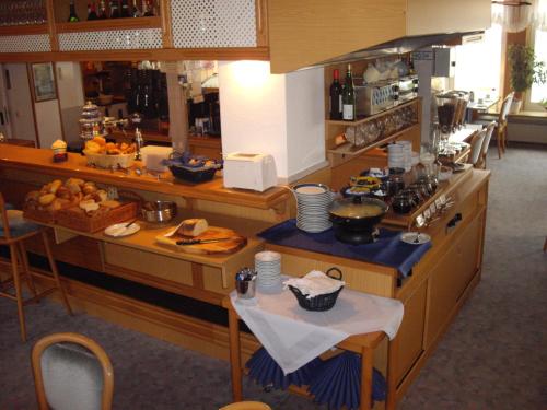 Makanan di atau berdekatan hotel