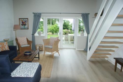 Ruang duduk di Lustrup Farmhouse