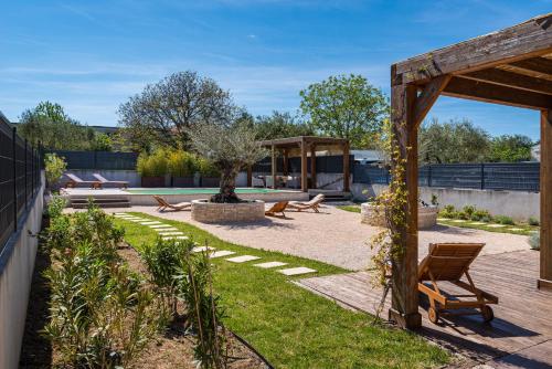 4 Bedroom Private Villa with Large Pool, Quiet Area