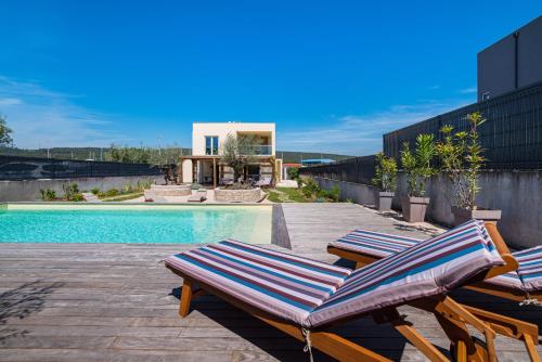 4 Bedroom Private Villa with Large Pool, Quiet Area