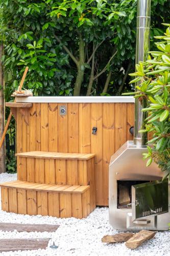aburningificialificialificialificialificialificialificialificialificialificialificialificialificialificial at Hotel chique tiny wellness hottub & sauna in Voorthuizen