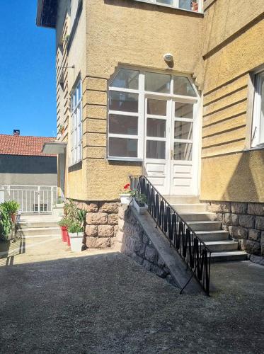 Budova, kde se apartmán nachází