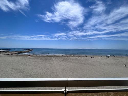 Photo de la galerie de l'établissement Spacieux et moderne appartement en bord de mer, à Mauguio