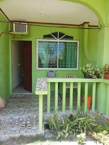 Taman di luar Hidden Valley Guest House