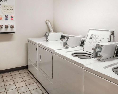 a white washer and dryer in a room at Comfort Inn Gallup I-40 Exit 20 in Gallup
