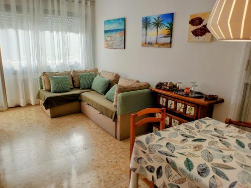Χώρος καθιστικού στο Apartament Lloret de Mar Fenals 100m beach