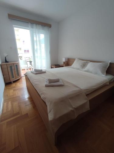 Merkur Lux
