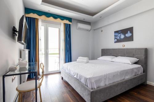 Majestic and spacious apartment near Acropolis