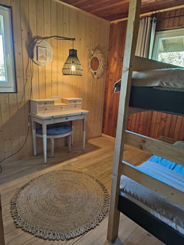 Letto o letti in una camera di Ô Bercail Gîte de basse montagne 7' de vercorin