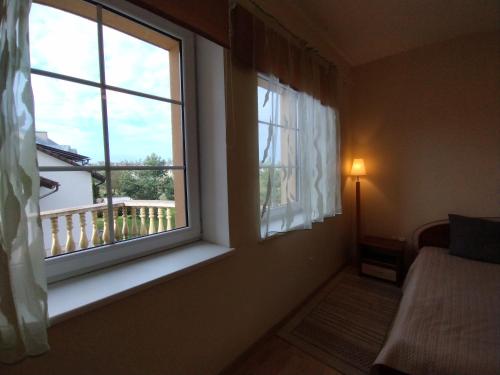Μπαλκόνι ή βεράντα στο A Tranquil Oasis, Lakeview Home in Lapes Kaunas