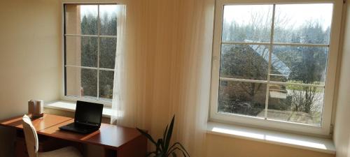Φωτογραφία από το άλμπουμ του A Tranquil Oasis, Lakeview Home in Lapes Kaunas σε Lapės