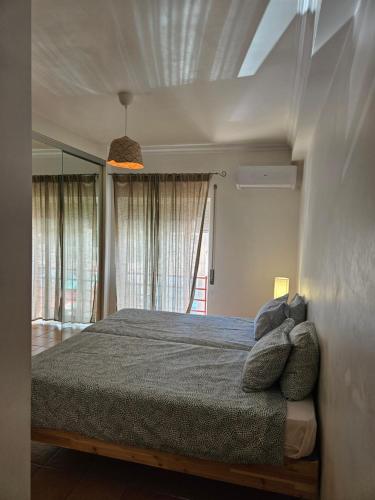 HOME4U - Fantastic 2 bedroom apartment, with pool