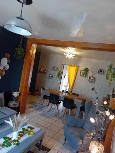 Ảnh trong thư viện ảnh của A DÉCOUVRIR ABSOLUMENT Charmante Maison thierachienne ở Effry