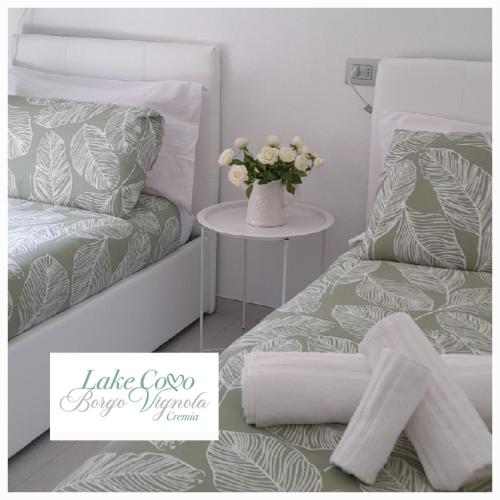 Lake Como BORGO VIGNOLAにあるベッド