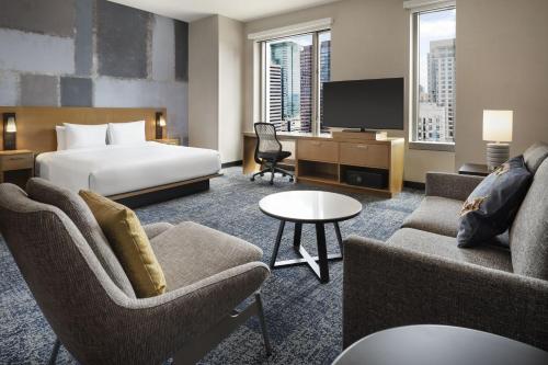 Ruang duduk di Courtyard by Marriott Los Angeles L.A. LIVE