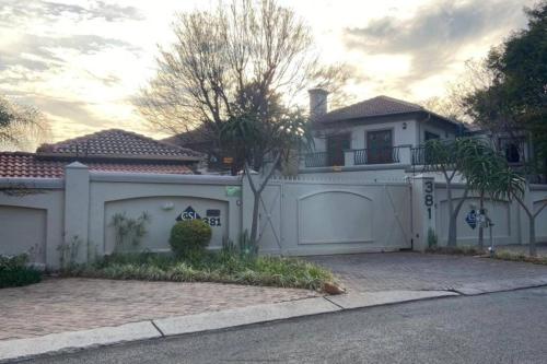 Το κτήριο όπου στεγάζεται  το διαμέρισμα