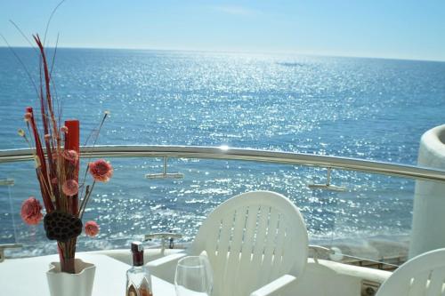 Apartamento Primera Línea de Playa Calahonda Mijas