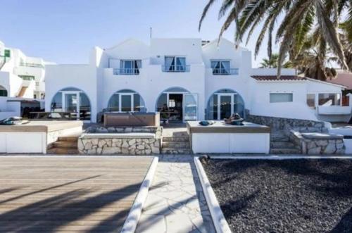 Gallery image of Wave Rider Surf Villa in Corralejo