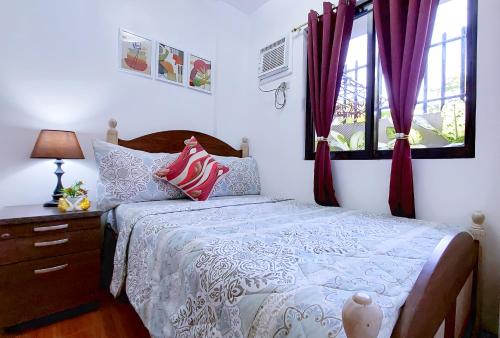 Postel nebo postele na pokoji v ubytování Home Away From Home 2BR Apartment 6 Minutes Drive to Grand Mall WiFi, Netflix & Free Parking
