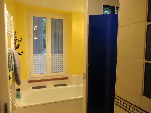 Et badeværelse på La Maison du Bonheur