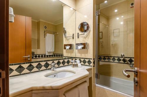 Koupelna v ubytování TURIM Europa Hotel