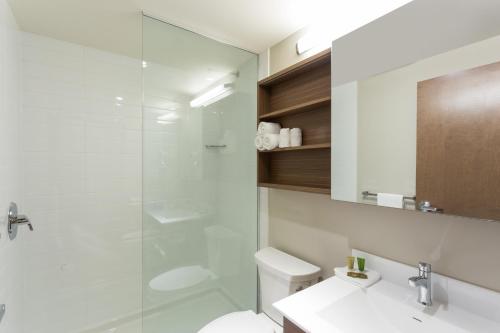 Koupelna v ubytování Microtel Inn and Suites by Wyndham Kitimat