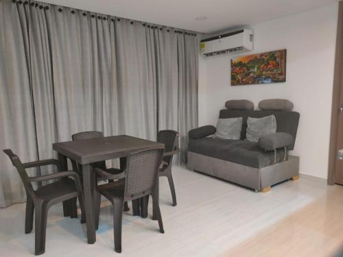 Χώρος καθιστικού στο Apto PARAÍSO LAS PALMAS-RICAURTE