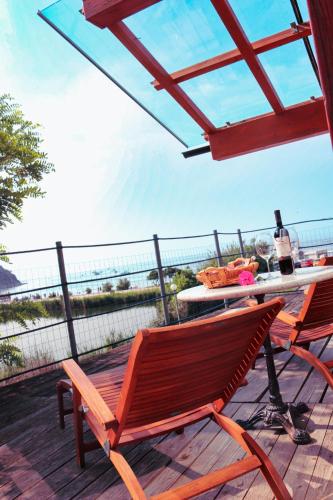 Beachfront Oasis Fiesa - 20m to Sea, Terrace & Parking