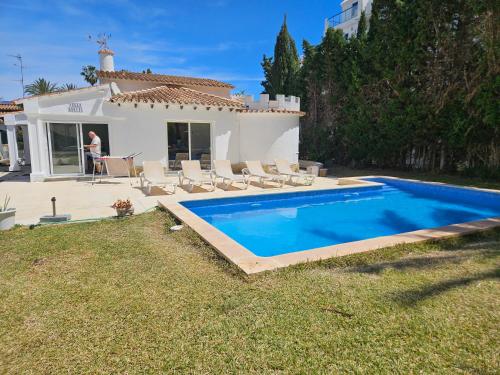 The swimming pool at or close to Villa Silvia LOCDENIA