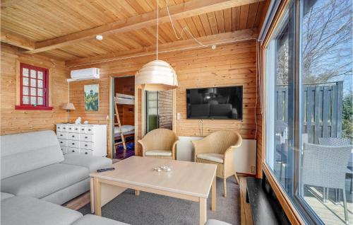 Pet Friendly Home In Nykøbing Mにあるシーティングエリア