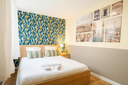 Stunning Modern Red Apartment near Bastille-Marais