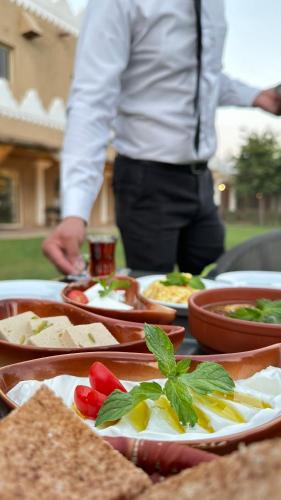 Mad på resortet eller i nærheden