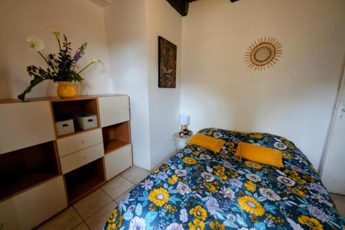 Galeriebild der Unterkunft Maison de village in Montcabrier