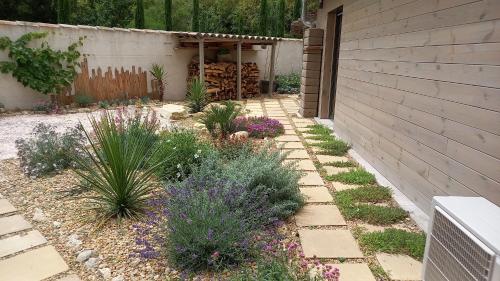 Photo de la galerie de l'établissement Le chalet des lagunes, à Peyriac-de-Mer