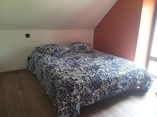 Postel nebo postele na pokoji v ubytování Gîte confortable à la campagne