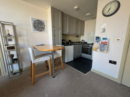 Una cocina o zona de cocina en The Nook Castle Street Ludlow