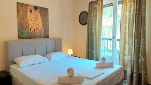 Cozy apartment in Acropolis with roof garden