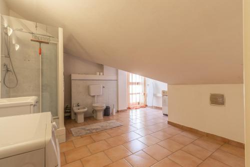 Bagno di Villa Petrone - Luxury Home tra Bologna e Modena - Wi-Fi, Biliardo, Jacuzzi e piscina
