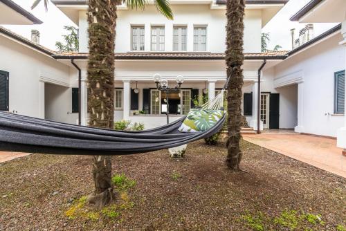 Giardino di Villa Petrone - Luxury Home tra Bologna e Modena - Wi-Fi, Biliardo, Jacuzzi e piscina