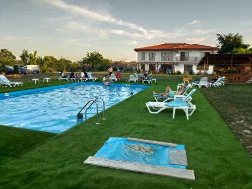 Bazén v ubytování Paradiso Resort nebo v jeho okolí