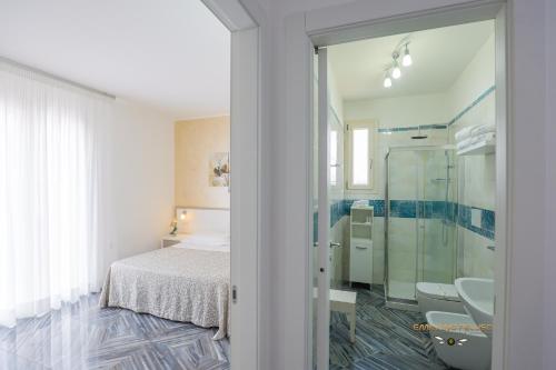 A bathroom at Casa Alfieri"rooms and Apartments"