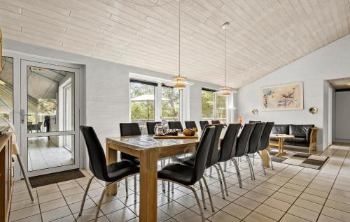 Χώρος καθιστικού στο Pet Friendly Home In Ringkøbing