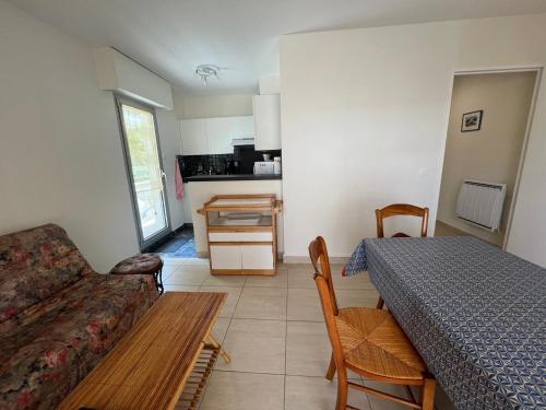 Photo de la galerie de l'établissement T2 proche plage et commerces avec parking à Arcachon - FR-1-474-6, à Arcachon