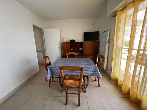 Photo de la galerie de l'établissement T2 proche plage et commerces avec parking à Arcachon - FR-1-474-6, à Arcachon