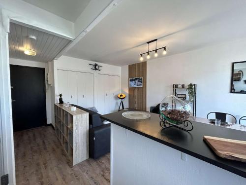 Photo de la galerie de l'établissement Appart T2 pour 4 pers. à Saint-Jean-de-Monts, parking, wifi - FR-1-224C-308, à Saint-Jean-de-Monts