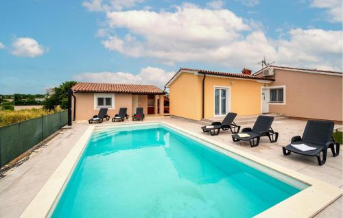 3 Bedroom Lovely Home In Galizana