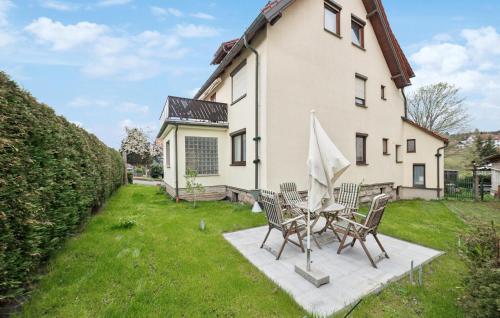 Κήπος έξω από το Stunning Apartment In Schleusingen